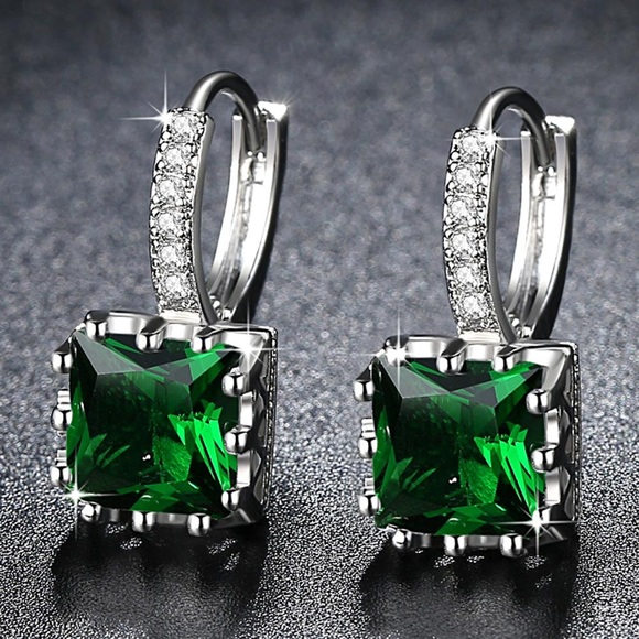 💫New Exquisite Square CZ  Stud Earrings 💫 - Picture 4 of 4